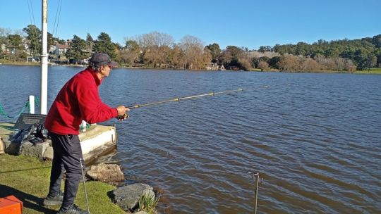 La ruta del pejerrey: diques y lagunas para combinar pesca y familia