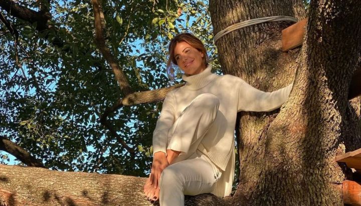 El look sport chic de Juliana Awada para su "mejor plan" con amigas