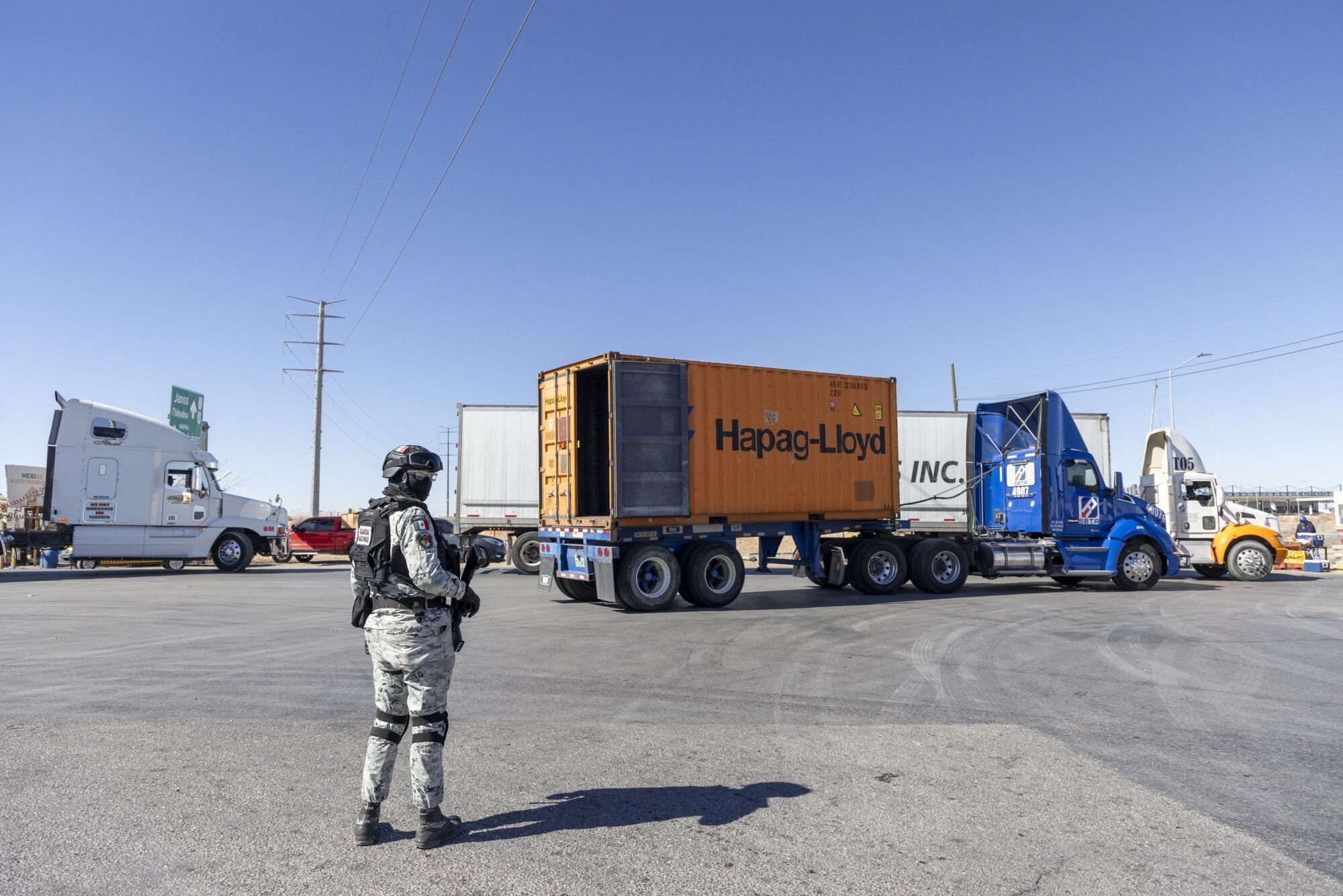 Thousands Adrift at the Border Lose Their US Financial Lifeline