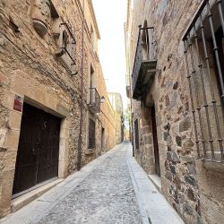 Cáceres, Extremadura: una ciudad que destila historia y encanto, tanto como modernidad desde su Museo Helga de Alvear.