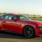 Ford presentó el Mustang Dark Horse