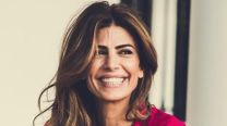 El jugado look de Juliana Awada: vestido reversionado estilo charlestón, transparencias y glamour