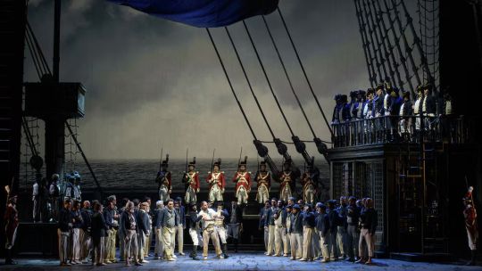 Elisa Salzmann analiza Billy Budd, la ópera basada en el relato final de Herman Melville que volvió al Teatro Colón