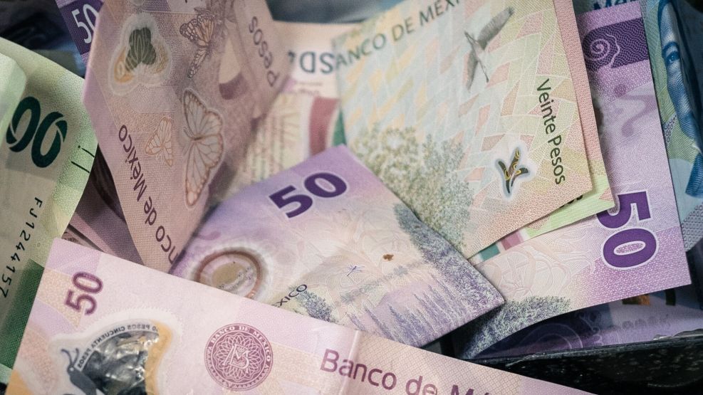 Mexico Peso Leads Broad Bounce Against Dollar As Tariffs Delayed