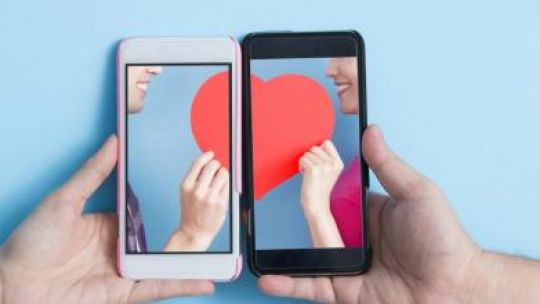 Mala señal: Un estudio advierte que las parejas que se conocen online tienen matrimonios menos estables