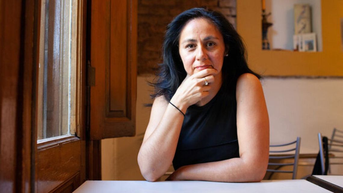 Adriana Roffi: "El teatro es mi campo de batalla"