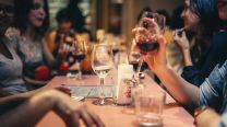 Día de la Amistad: Planes gourmet, regalos y experiencias únicas para celebrar con estilo
