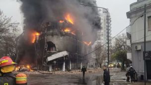 Feroz incendio en el centro de La Plata