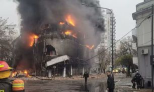 Feroz incendio en el centro de La Plata