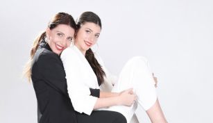 Mónica Ayos y su hija Victoria