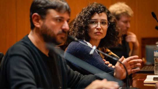 Julia Mengolini y su abogado Juan Grabois contra Javier Milei 1