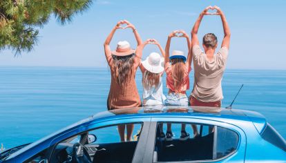 Ante la suba de precios, los tiempos de espera y la necesidad de cuidar el bolsillo, los coches de segunda mano con garantía ganan protagonismo en ciudades como Madrid, La Coruña y Málaga.