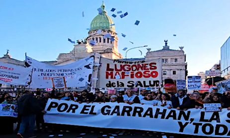 Marcha de los trabajadores y médicos del Garrahan 209250717