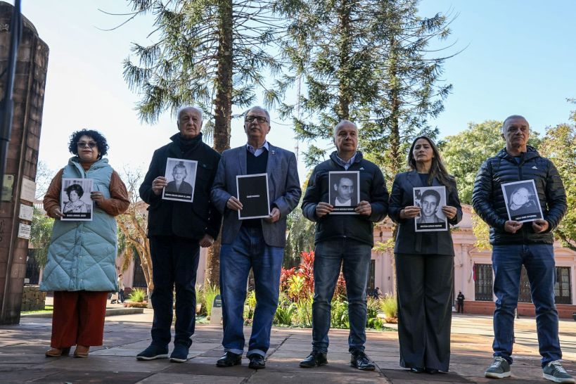 MISIONES. El acto conmemorativo por las víctimas del atentado a la AMIA.