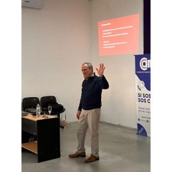Lo viejo funciona. La generación plateada en las empresas. | Foto:CEDOC