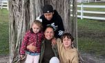 Pampita se fue de viaje con sus hijos: Anita García Moritan, Benicio y Beltrán Vicuña