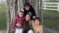 Pampita se fue de viaje con sus hijos: Anita García Moritan, Benicio y Beltrán Vicuña