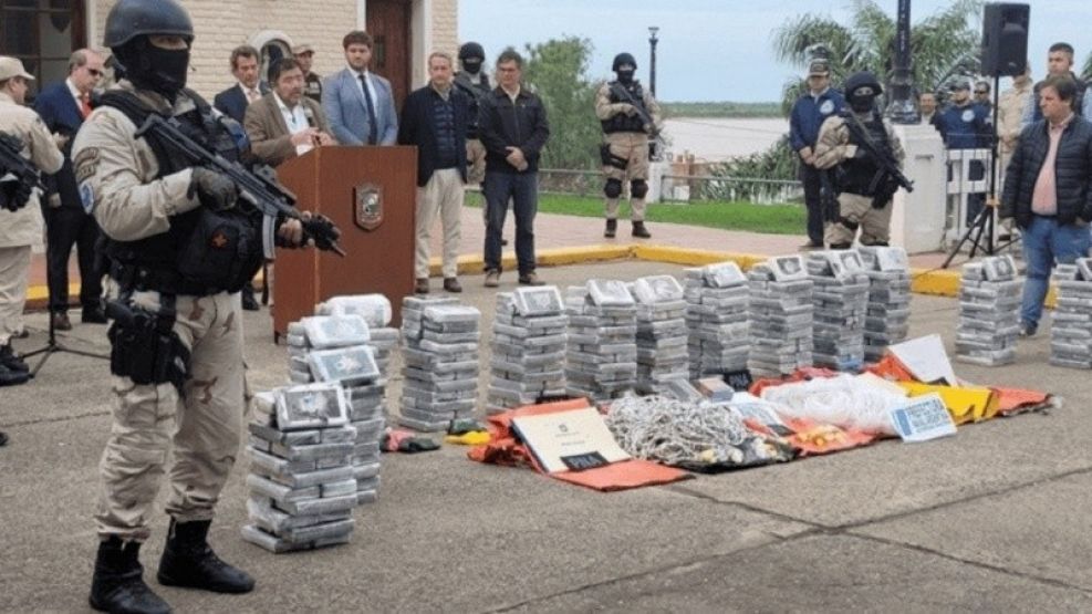 Cayó otro filipino tras el hallazgo de 469 kilos de cocaína.