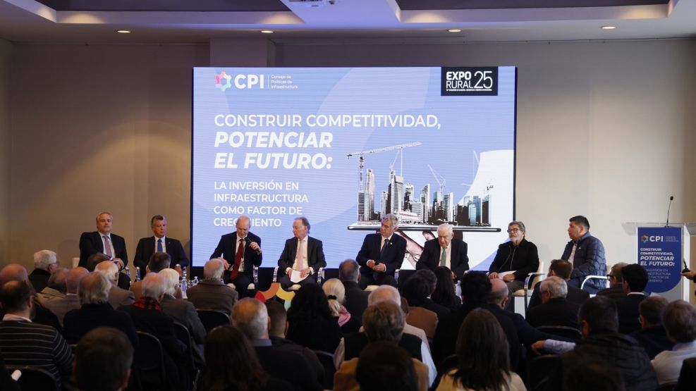 Empresarios y sindicalistas destacaron la importancia de la infraestructura para el desarrollo económico.