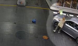 Atropelladas en estación de servicio