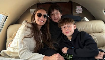 La modelo viajó al sur para pasar unos días de descanso junto a sus pequeños. 