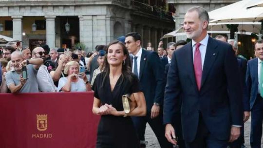 Letizia Ortiz y el rey Felipe