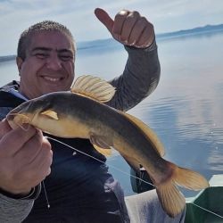 La actividad de pesca es muy entretenida, ya que los bagres y dientudos están muy activos dando batalla constante a los aparejos como carnadas. Al pejerrey costó encontrarlo en esta ocasión.