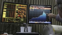 Jornada de alta volatilidad en los mercados: el dólar aflojó tras intervenciones y crece la incertidumbre