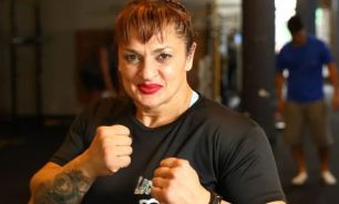 Alejandra "Locomotora" Oliveras