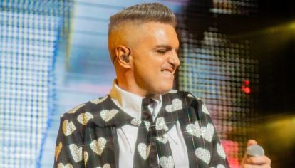 El cantante se volvió un ícono de la música pop argentina, pero se formó en diversos ámbitos antes de poder introducirse a la industria. 