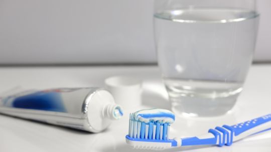 ANMAT retiró del mercado una pasta dental de marca reconocida por provocar lesiones bucales