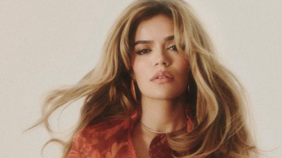 Karol G y su acción social: desde visitar a presas a becas para mujeres