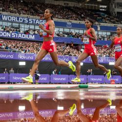 Imagen de Medina Eisa, de Etiopía, compitiendo durante el evento de 5000m femeninos en la Reunión de Londres de la Liga Diamante 2025, en Londres, Reino Unido. | Foto:Xinhua/Stephen Chung