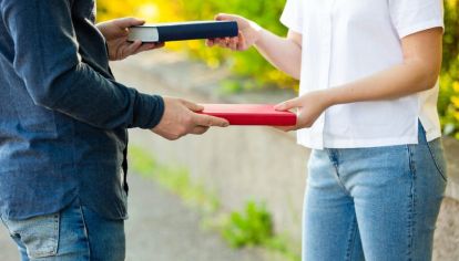 Con un 80% de participación femenina, los clubes de lectura online fomentan el hábito lector, el debate y los vínculos personales en toda la región.
