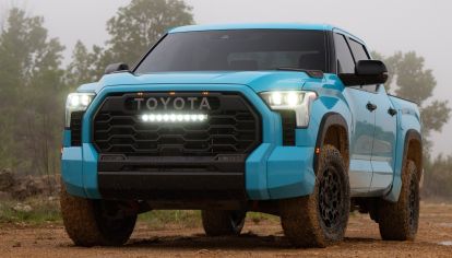 Gracias al tren motriz i-FORCE MAX de Toyota, la nueva Tundra produce 437 CV de potencia.