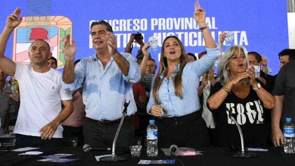 En el centro, Capitanich y Panzardi. 
