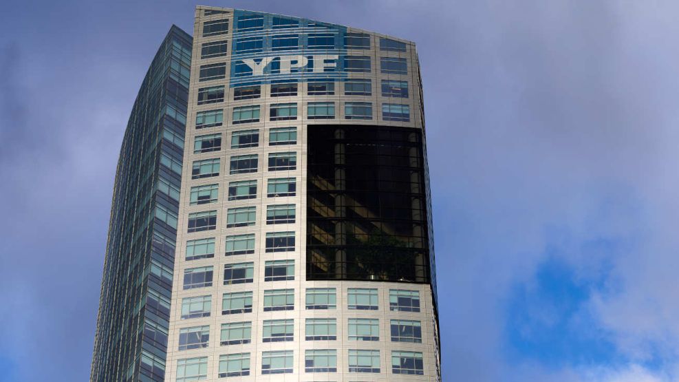 Juicio por YPF: Argentina podrá apelar sin entregar las acciones de la empresa