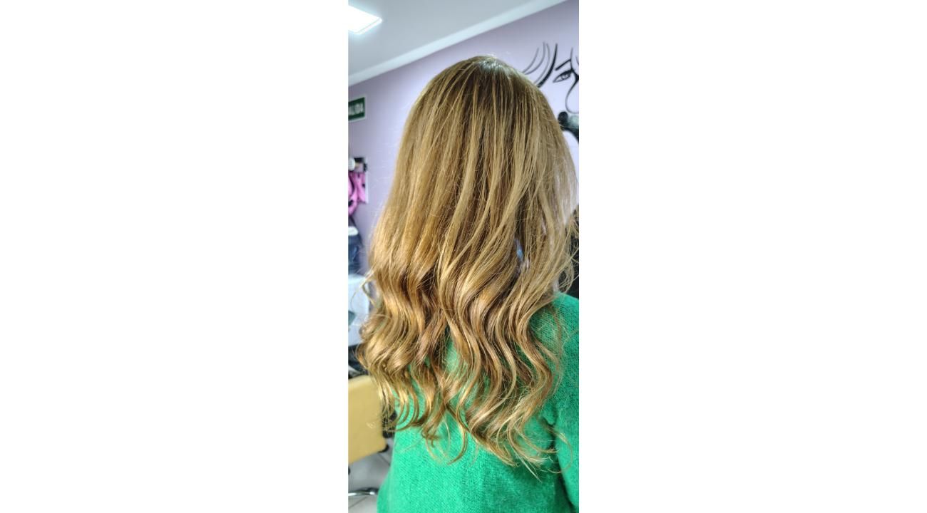 Tu cabello habla por vos. Romina P. Orlik, la artista del color que revela tu esencia