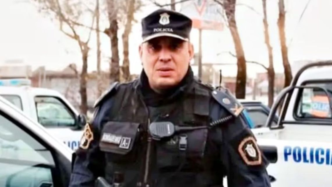 La denuncia de Axel Kicillof contra los 24 policías y los chats que Maximiliano Bondarenko mantenía con ellos