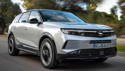 Gracias a la plataforma STLA Medium, el nuevo Opel Grandland cuenta con una gama totalmente electrificada a la que se une la motorización Hybrid de 136 CV.