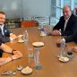 El modelo Kazajstán y Australia, la ruta del plan nuclear de Demian Reidel e YPF para exportar uranio primarizado