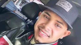 Neiyerver Adrián León Rengel, el barbero deportado a El Salvador y ya en Venezuela, demanda al gobierno estadounidense.