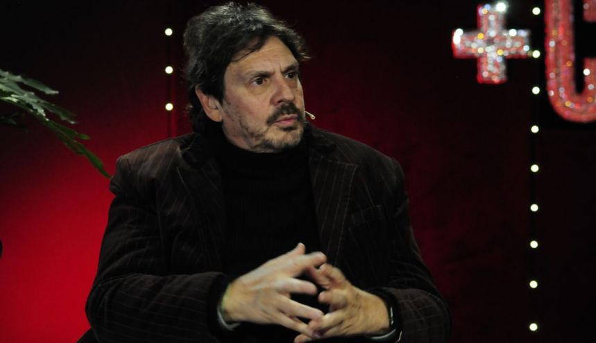 Felipe Pigna en +CARAS