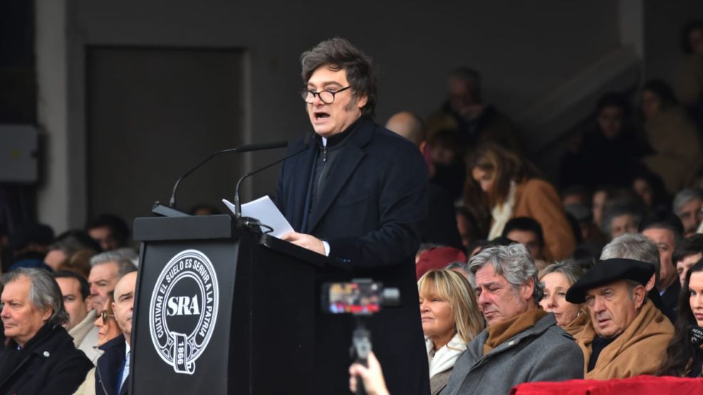 Postales del paso del presidente Javier Milei y sus ministros por la Sociedad Rural Argentina.