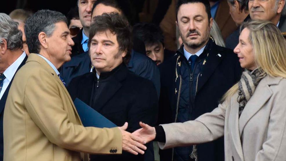 270725_jorge_macri_milei_karina_rural_cuarterolo_g