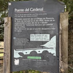 El Parque Nacional Monfragüe es un joya natural de Extremadura. Incluye al pueblito Villarreal de San Carlos y una hospedería.