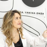 Dra. Yanina Onzari: el arte de cuidar lo visible desde lo invisible