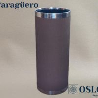 Luis y Oslo: la historia detrás de las hieleras y paragüeros