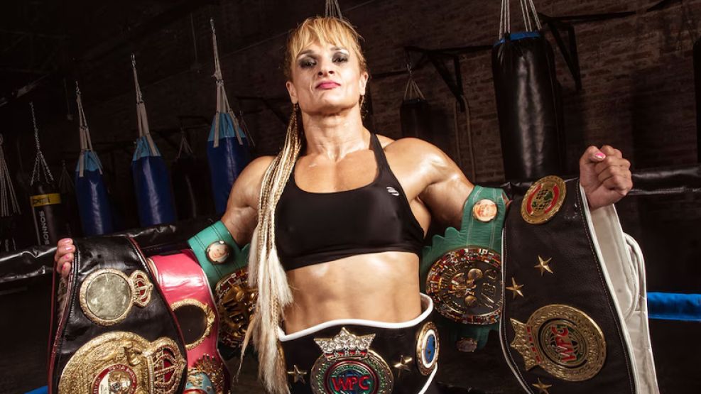 Alejandra locomotora Olivares con todos sus títulos