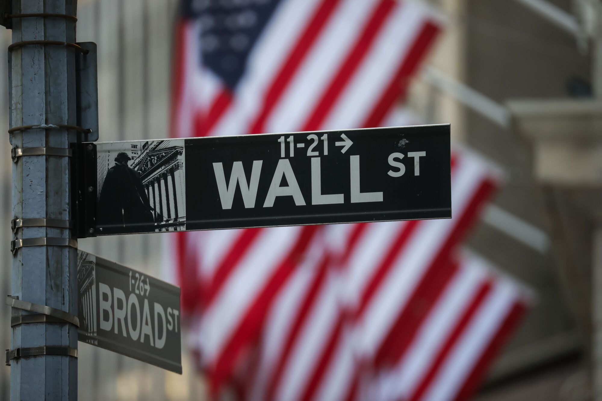 Traders At The NYSE As S&P Futures Rise As EU-US Deal Eases Trade Fears